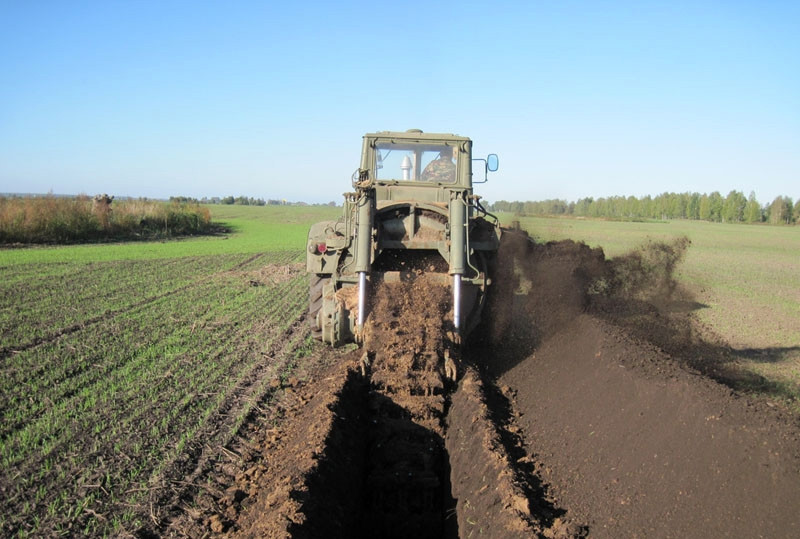 Trên lý thuyết, mỗi giờ máy đào hào PZM-2 có khả năng đào được 180 mét giao thông hào - tốc độ nhanh hơn nhiều so với đào bằng tay. Nguồn ảnh: Pinterest.