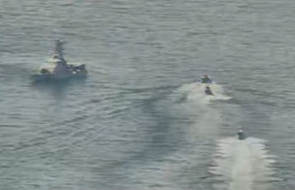 Truyền thông Mỹ thậm chí còn mỉa mai rằng, nếu như ông Trump cho phép hải quân tấn công tàu nước ngoài áp sát ở cự ly gần thì những pha va chạm, áp sát, đánh chặn của tiêm kích Mỹ và máy bay Nga trên không phận quốc tế sẽ có những cái kết cực kỳ thảm khốc. Nguồn ảnh: USnavy.