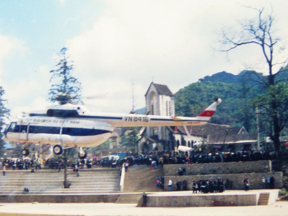 Thám hiểm rừng núi nhiệt đới khắc nghiệt ở Việt Nam không thể tránh khỏi tai nạn. Những trực thăng Mi-8/17 của Công ty bay dịch vụ Việt Nam từng thực hiện nhiều chuyến bay trong điều kiện thời tiết khó khăn để đưa những vị khách du lịch không may mắn này vào bệnh viện tuyến trên để cứu chữa kịp thời. Nguồn ảnh: TL.