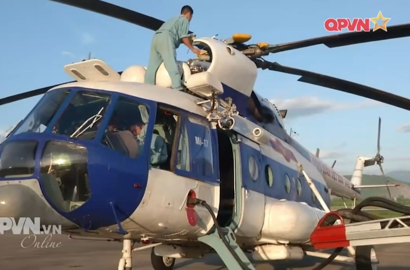 So với các loại trực thăng hiện đại ngày nay, Mi-8/17 không có hệ thống bay điện tử phức tạp, cũng không có những hệ thống an toàn bay hiện đại (trừ trên những phiên bản mới). Mặc dù vậy, hiệu suất bay và khả năng bảo trì đơn giản của nó vẫn khiến Mi-8/17 được nhiều quốc gia sử dụng. Nguồn ảnh: QPVN.