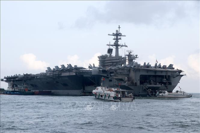 Mặc dù vậy, có vẻ như dịch bệnh vẫn chưa thể được khống chế trên tàu, tính tới ngày 13/4 vừa rồi đã có 585 thuỷ thủ dương tính với virus COVID-19. Trong số này, đã có một người thiệt mạng. Nguồn ảnh: TTXVN.
