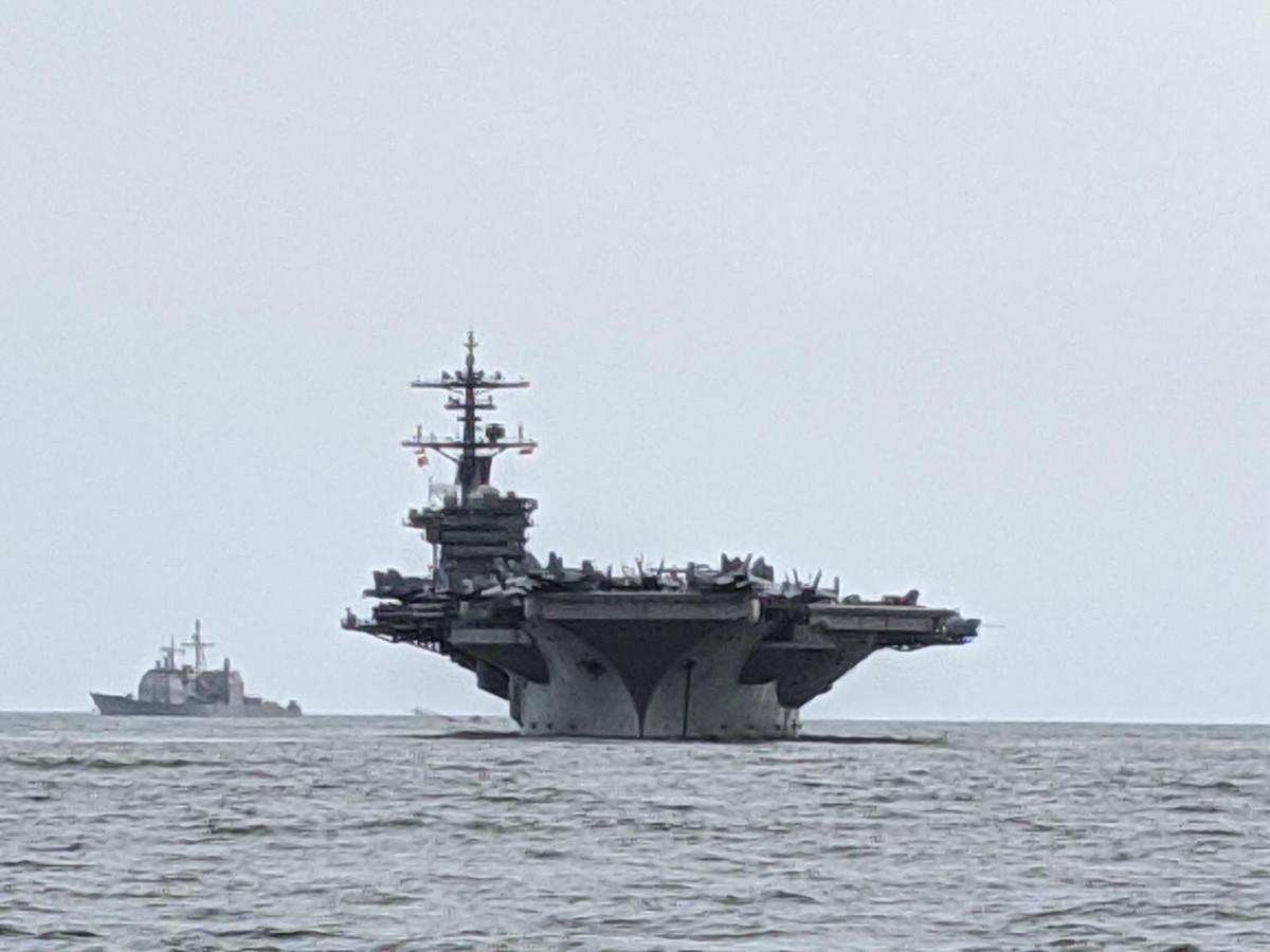 Tính tới thời điểm hiện tại, tình hình trên tàu sân bay Theodore Roosevelt đang diễn biến hết sức nguy hiểm, số lượng ca nhiễm COVID-19 trên tàu tăng với tốc độ chóng mặt. Nguồn ảnh: Forces.