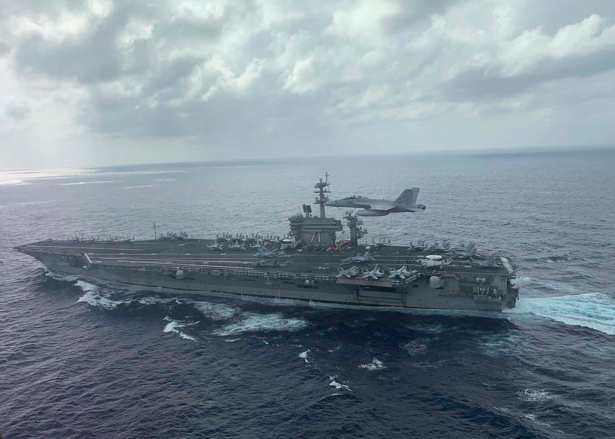 Thậm chí, khả năng vận hành của tàu cũng không còn được đảm bảo do số lượng thuỷ thủ bị mắc bệnh là quá lớn. Một phần quan trọng của tàu sân bay đó là bộ phận vận hành lò phản ứng hạt nhân tới nay cũng gần như cạn kiệt nhân sự, không còn đủ người để hoạt động. Nguồn ảnh: Forces.