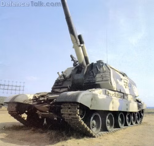 Mặc dù hệ thống này chỉ tự động nạp đầu đạn còn liều phóng kíp lái vẫn phải nạp bằng tay, tuy nhiên có thể coi đây là điểm tiến bộ hơn hẳn nhiều loại pháo tự hành đang được NATO sử dụng. Nguồn ảnh: Forces.