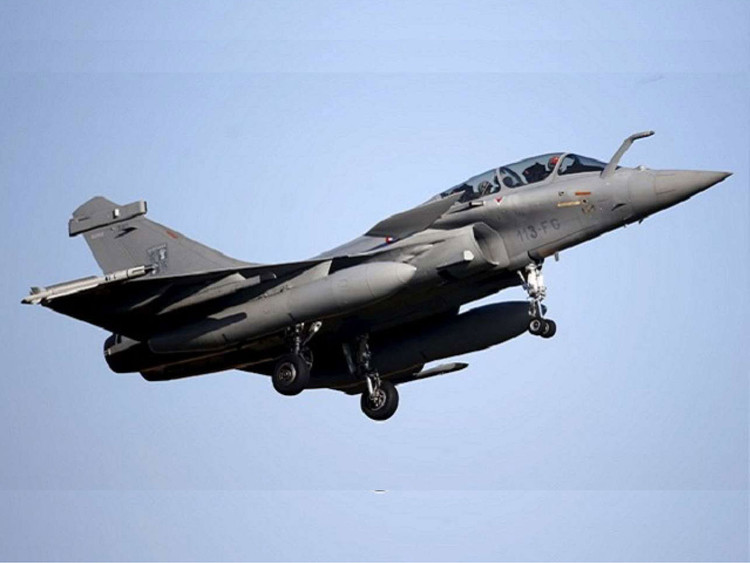 Các chiến đấu cơ Rafale của Pháp cùng mọi loại chiến đấu cơ, máy bay khác của hãng Dassault's được lắp ráp tại nhà máy ở Bordeaux-Mérignac hiện tại cũng đã bị đóng cửa. Dự kiến sớm nhất cũng phải tới tháng 5 mới tiếp tục hoạt động được. Nguồn ảnh: Pinterest.