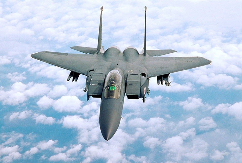 Tuy nhiên do tổng giá trị hợp đồng quá lớn, Qatar quyết định giảm số lượng tiêm kích F-15QA mua trong đợt đầu xuống còn 36 chiếc. Dự kiến hợp đồng mua 72 chiếc nếu được cả hai quốc gia ký kết sẽ có giá trị lên tới... 21,1 tỷ USD. Nguồn ảnh: BMDP.