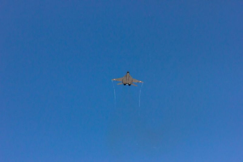 So với MiG-29, MiG-29K có tải trọng nhiên liệu mang theo tăng từ 3340 kg lên 4560 kg. Trọng lượng tối đa của máy bay cũng tăng từ 19,5 tấn lên 22,4 tấn. Nguồn ảnh: Expo.