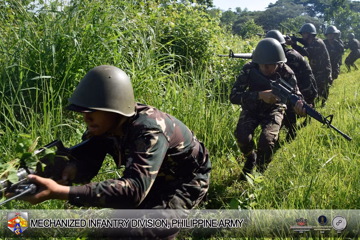 Liên Xô cũng từng viện trợ cho quân đội Việt Nam khá nhiều mũ sắt loại này trong thời kỳ chiến tranh, thậm chí trước khi quân đội Nga tiến hành cải cách toàn diện, loại mũ sắt này vẫn phổ biến trong biên chế quân đội Nga. Nguồn ảnh: Philippinearmy.