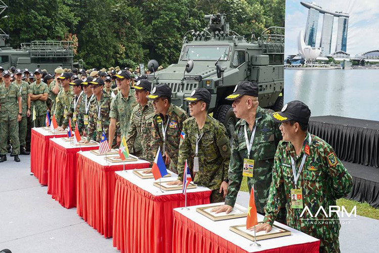 So với những bộ quân phục rằn ri trước đây, bộ K-07 có những mảng màu với chi tiết nhỏ hơn, gây ra cảm giác rối mắt hơn. Nguồn ảnh: AARM.