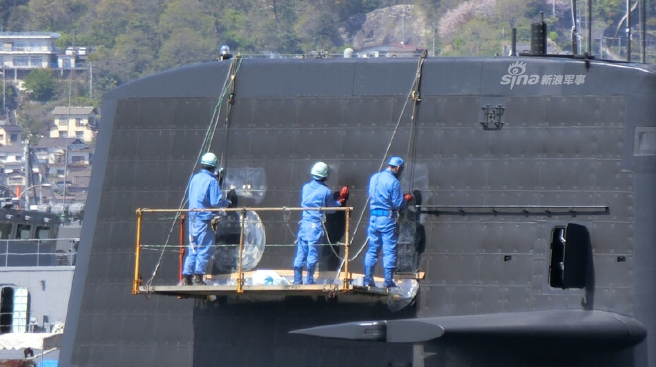 Công việc xoá bỏ số hiệu tàu ngầm được thực hiện trên tàu 511 chỉ diễn ra trong vài giờ đồng hồ. Mọi chi tiết khác bên ngoài con tàu cũng được xoá bỏ rất sạch sẽ. Nguồn ảnh: Sina.