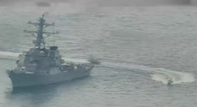 Đội tàu chiến Mỹ bao gồm khu trục hạm USS Paul Hamilton, hai tàu tuần tra USS Firebolt, USS Sirocco, tàu hải cảnh USCGC Wrangell và tàu đổ bộ USS Lewis B. Pulle. Nguồn ảnh: USnavy.