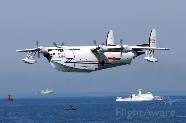 Mặc dù vậy với kích thước lớn và tải trọng cao, thủy phi cơ AG600 của Trung Quốc hoàn toàn có thể được sử dụng vào nhiệm vụ vận tải hàng hóa ở mức chiến lược. Nguồn ảnh: FlightAware.