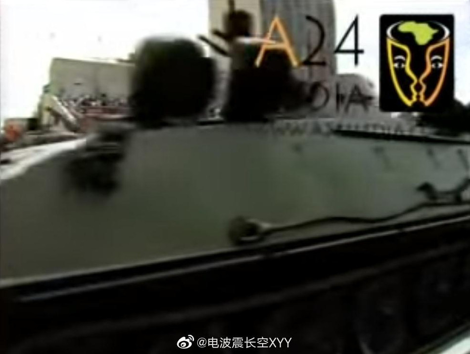 Toàn bộ những loại vũ khí hiện đại này đều từng xuất hiện trong cuộc duyệt binh công khai của Ethiopia năm 1987 - cuộc duyệt binh kỷ niệm 13 năm ngày cuộc cách mạng của nước này thành công. Nguồn ảnh: Sina.