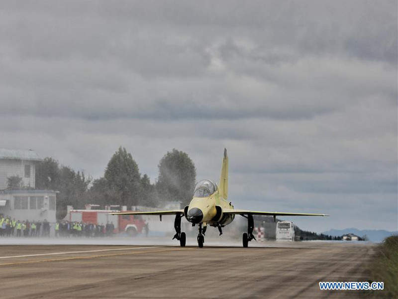 Hiện tại ở ba nước Đông Dương bao gồm Việt Nam, Lào và Campuchia, Không quân Việt Nam đang là lực lượng có sức mạnh cao nhất. Campuchia và Lào hoàn toàn không có máy bay chiến đấu trong biên chế, chủ yếu chỉ sử dụng trực thăng và một vài vận tải cơ đời cũ. Nguồn ảnh: QQ.