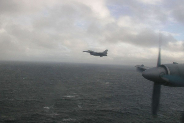 Theo thông tin của Zvezda, hai máy bay chống ngầm Il-38N của Nga khi đó đang tham gia cuộc tập trận, và thực tế là chúng không mang theo vũ khí có mức độ hủy diệt cao.