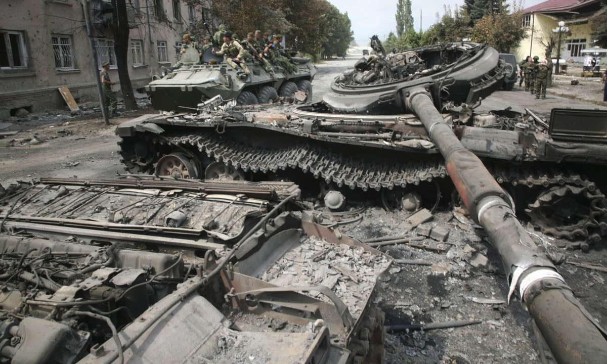 Năm 2008, Nga và Gruzia lại một lần nữa xung đột, lực lượng thân Nga bao gồm quân đội nam Ossetia cùng Abkhazia đã giành chiến thắng, lãnh thổ của Nam Ossetia và Abkhazia được mở rộng. Nguồn ảnh: Rumil.