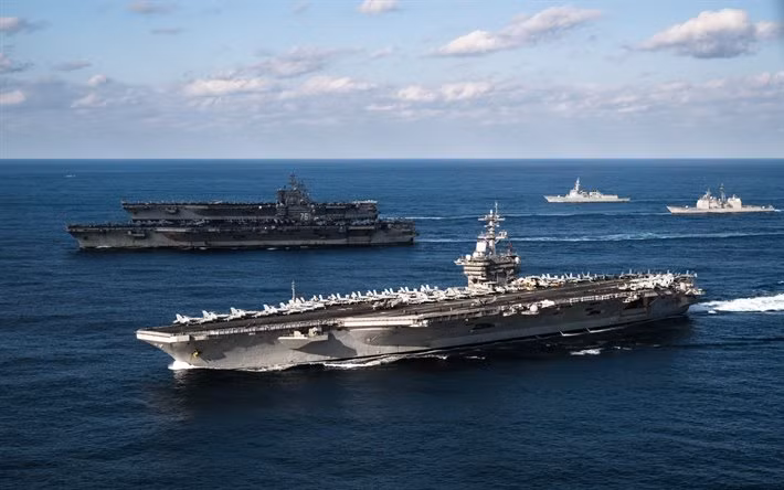 Trước đó tàu USS Theodore Roosevelt có ghé thăm cảng Đà Nẵng nhưng đã rời cảng này từ hôm 9/3. Ca dương tính đầu tiên trên tàu được phát hiện vào ngày 25/3 - nghĩa là lâu hơn 2 tuần kể từ khi tàu rời cảng Đà Nẵng. Nguồn ảnh: USNavy.