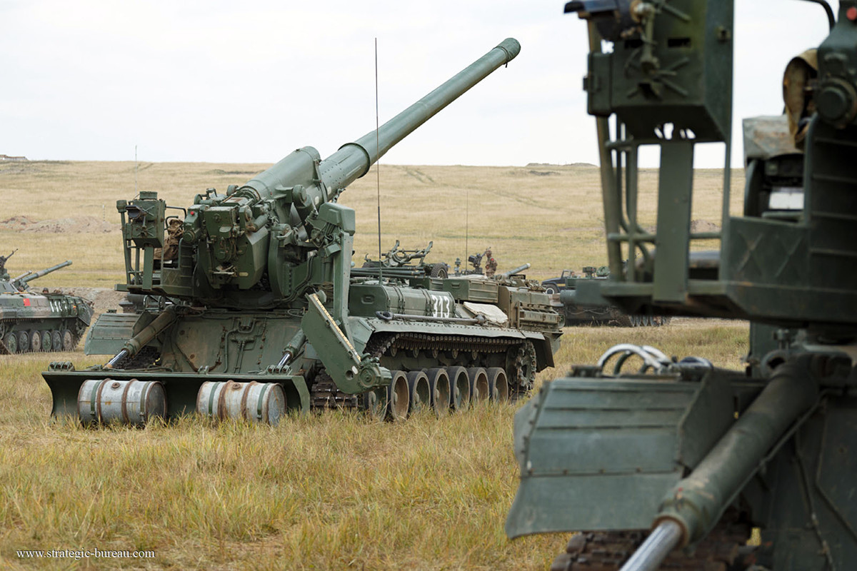 Trên lý thuyết, loại pháo tự hành này sẽ được sử dụng để tiêu diệt những hạng mục quan trọng mang tính phòng thủ, kiên cố của đối phương, tạo cửa mở cho lục quân tiến công. Nguồn ảnh: Forces.