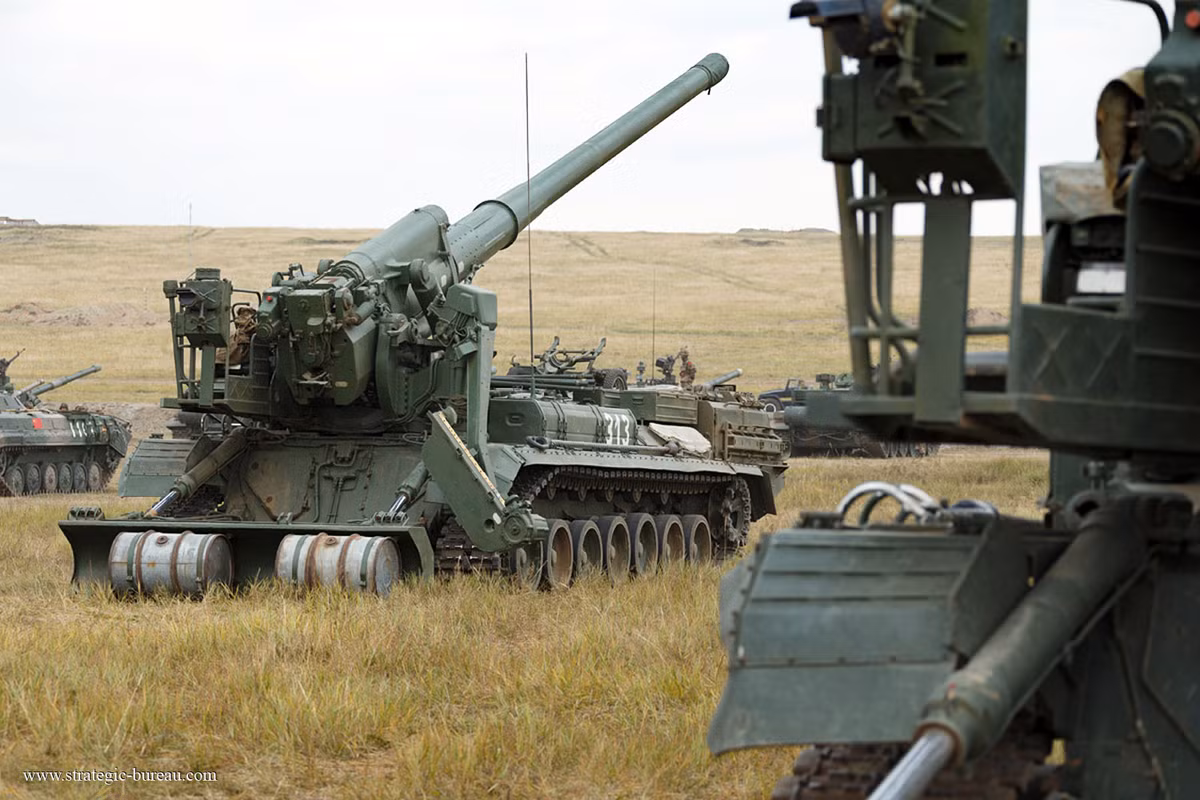 Trên lý thuyết, loại pháo tự hành này sẽ được sử dụng để tiêu diệt những hạng mục quan trọng mang tính phòng thủ, kiên cố của đối phương, tạo cửa mở cho lục quân tiến công. Nguồn ảnh: Forces.
