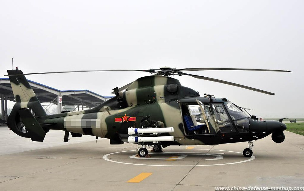 Cuối cùng là hai trực thăng tấn công Harbin Z-9, loại trực thăng tấn công "quốc dân" không những được Trung Quốc sử dụng mà còn được nước này xuất khẩu cho Campuchia. Nguồn ảnh: Sina.