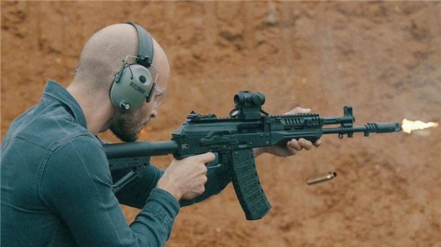 AK-12 sẽ bắn được ở tốc độ 700 viên mỗi phút.