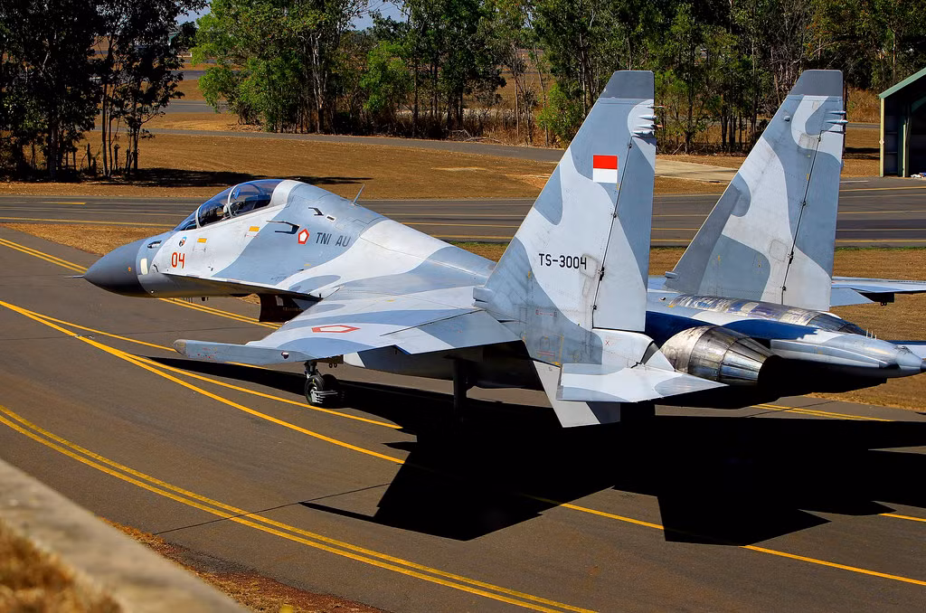 Cụ thể, trong biên chế của Không quân Indonesia cũng có tới 16 máy bay chiến đấu đa năng hai động cơ bao gồm Su-27 và Su-30. Nguồn ảnh: Airliners.