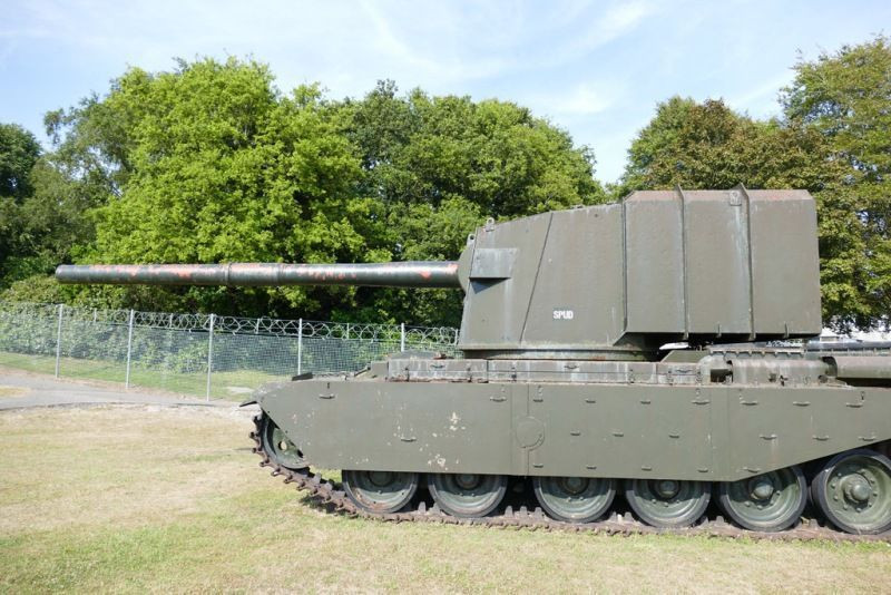 Một điều khó tin hơn là khẩu pháo L4 này vốn dĩ được Anh thiết kế lại dựa trên khẩu BL 7.2 - một khẩu lựu pháo được Anh sản xuất từ Chiến tranh Thế giới thứ nhất. Nguồn ảnh: Foto.