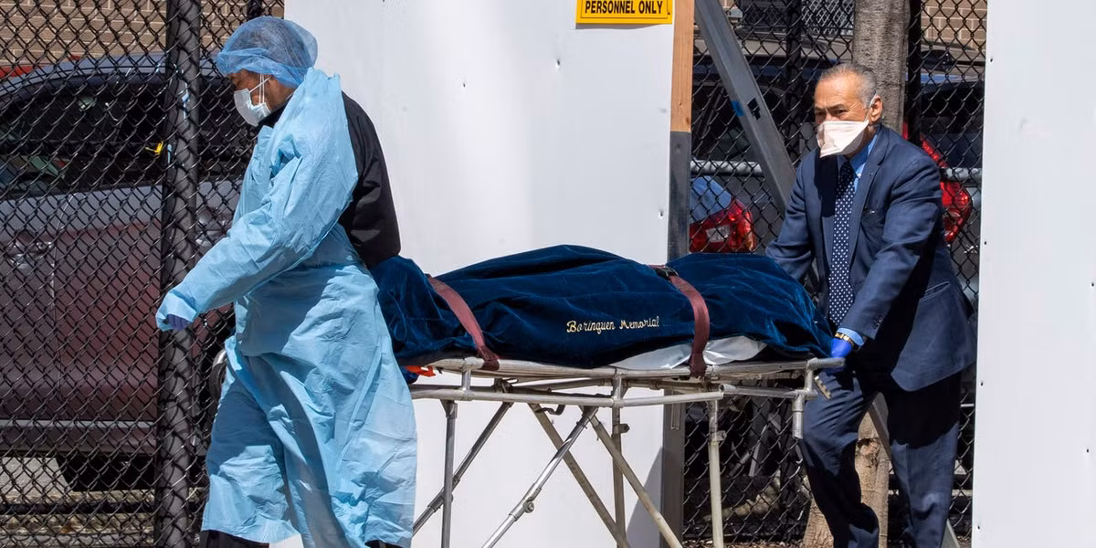 Theo thông tin mới nhất được đăng tải trên tờ Bloomberg cho biết, chính phủ Mỹ đang yêu cầu bộ quốc phòng nước này cung cấp cho 100.000 túi đựng xác. Nguồn ảnh: USarmy.