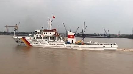 Theo thông tin mới nhất được truyền thông trong nước đăng tải, tàu Kiểm ngư KN-272 hiện đã được thử nghiệm trang bị bệ pháo điều khiển từ xa bằng tay. Nguồn ảnh: KNVN.