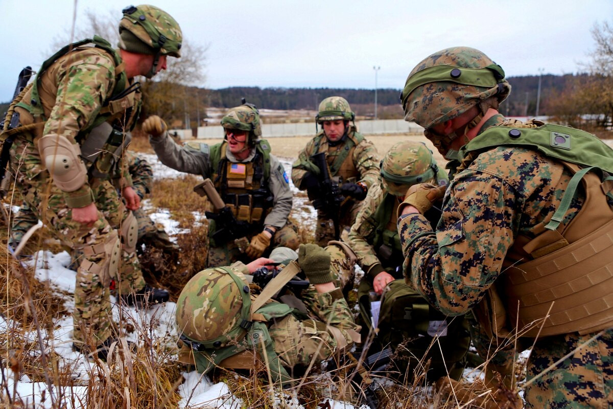 "Sẽ luôn có những điều chỉnh được đưa ra" - tướng không quân Tod Wolters của Mỹ trả lời báo chí hôm thứ năm vừa rồi. Thậm chí, ông còn nhấn mạnh cuộc tập trận này là "một ví dụ cổ điển về quân đội Mỹ" - một đội quân luôn có khả năng thích ứng rất nhanh với mọi thay đổi trên chiến trường. Nguồn ảnh: Flickr.