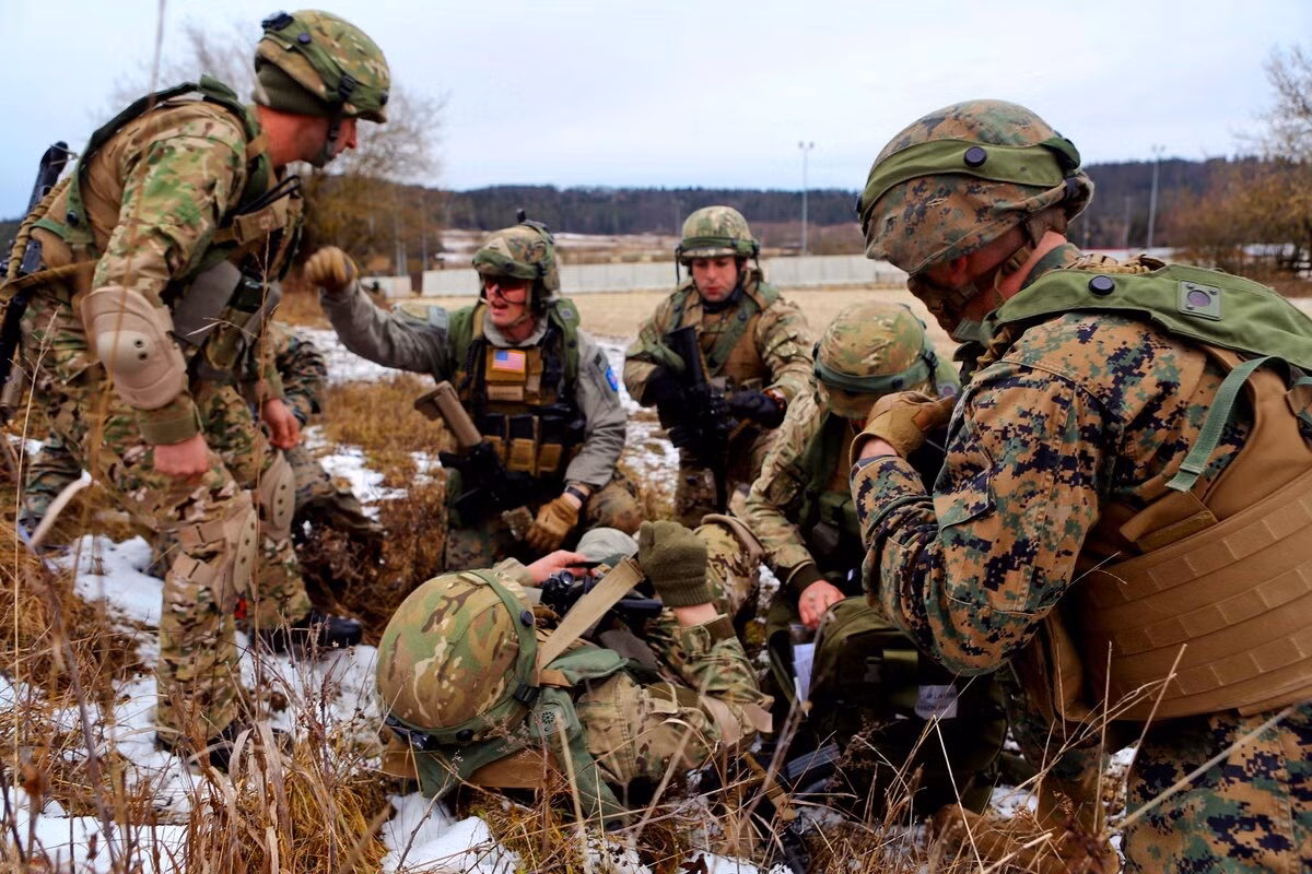 "Sẽ luôn có những điều chỉnh được đưa ra" - tướng không quân Tod Wolters của Mỹ trả lời báo chí hôm thứ năm vừa rồi. Thậm chí, ông còn nhấn mạnh cuộc tập trận này là "một ví dụ cổ điển về quân đội Mỹ" - một đội quân luôn có khả năng thích ứng rất nhanh với mọi thay đổi trên chiến trường. Nguồn ảnh: Flickr.