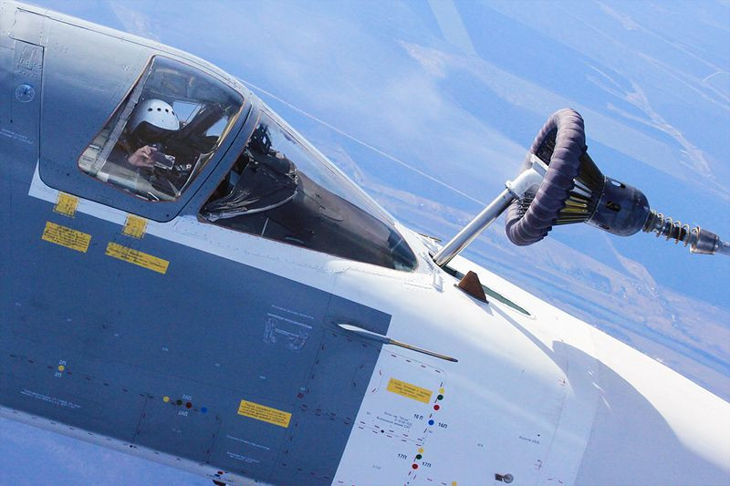 Cuối tuần vừa rồi, Không quân Vũ trụ Nga với một loạt các loại chiến đấu cơ, tiêm kich - bom hiện đại đã tham gia khoá huấn luyện tiếp liệu trên không. Nguồn ảnh: Exporu.