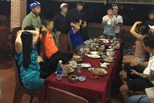 Ky la nhom giang ho danh dap tan nhan, dan “con no” di nhau!-Hinh-4