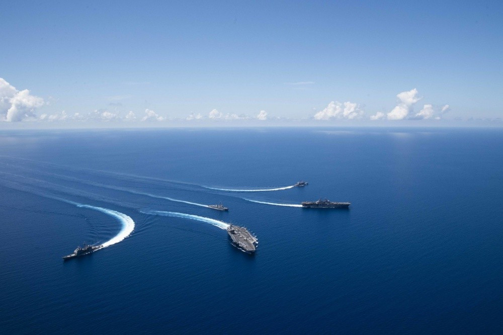 Các tàu sân bay như USS Ronald Reagan cho phép Mỹ triển khai sức mạnh trên toàn cầu và không bị giới hạn về địa lý.