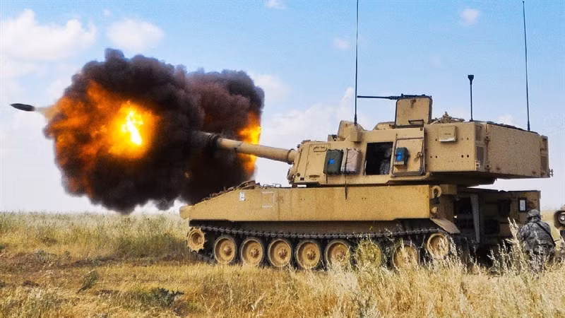 Chúng sẽ sử dụng khung gầm của xe chiến đấu bộ binh Bradley, nhưng được trang bị động cơ diesel tăng áp 675 mã lực, thay vì động cơ 440 mã lực tiêu chuẩn. Việc trang bị động cơ mới mạnh mẽ hơn sẽ giúp tăng cường động cơ của pháo trong cả huấn luyện lẫn chiến đấu.