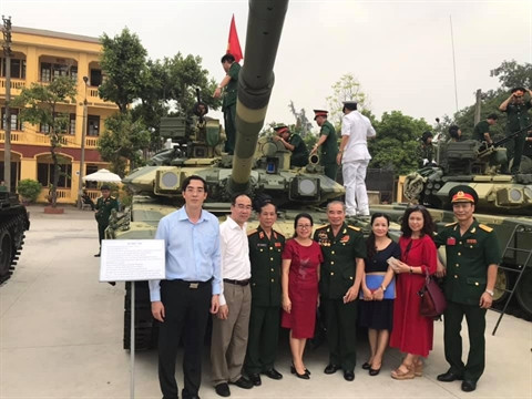 Xe tang T-90 Viet Nam vua tang suc manh nho thiet bi noi dia?
