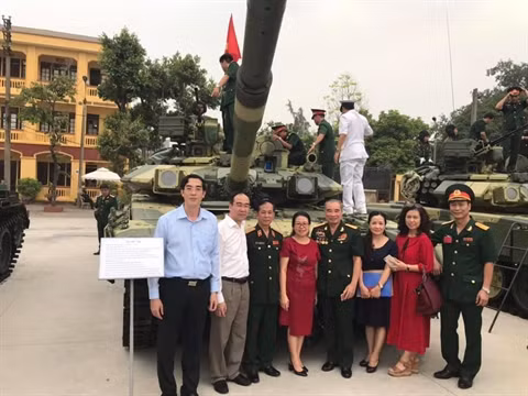 Xe tang T-90 Viet Nam vua tang suc manh nho thiet bi noi dia?