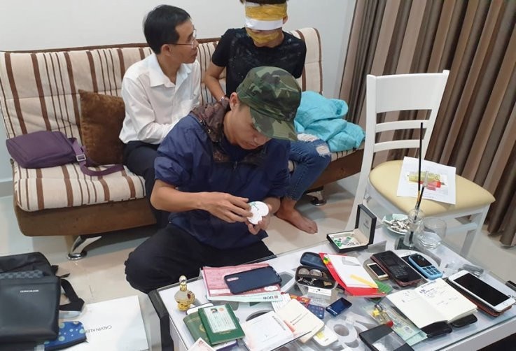 Lat tay chieu thuc nhom nguoi Malaysia gia danh cong an, lua dao hon 500 ty tai Viet Nam-Hinh-2