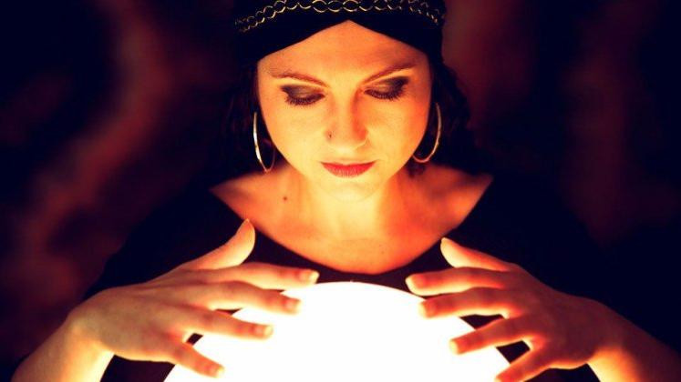 Người dân thế giới xôn xao trước những lời tiên tri khá chuẩn xác của các nhà ngoại cảm sở hữu năng lực thần bí. Đến nay, giới khoa học chưa thể giải mã những bí ẩn về họ.