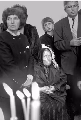 Bên cạnh khả năng tiên tri chuẩn xác các sự kiện lớn trong tương lai, bà Vanga còn được ca ngợi là một "thần y".