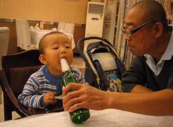 Tết cho con ăn những món này, cha mẹ coi chừng hối không kịp Tet cho con an nhung mon nay, cha me coi chung hoi khong kip