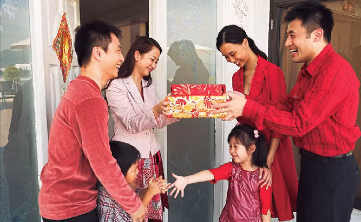 Chuyên gia phong thủy, người được chọn xông đất cần phải hợp với gia chủ ở Ngũ hành, Thiên can và Địa chi.