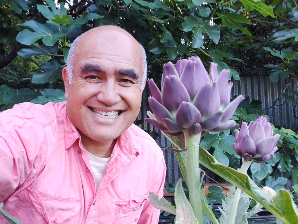 Cuoc song yen binh cua nguoi dan ong trong ngoi nha nho