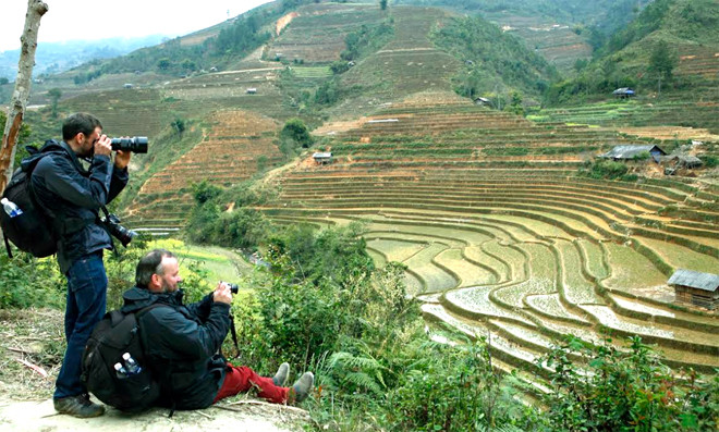 Nhờ vậy, người dân ở các nước trên thế giới biết đến nhiều hơn về ruộng bậc thang Mù Cang Chải nổi tiếng Việt Nam và không khỏi choáng ngợp khi nhìn thấy tận mắt. Mời quý độc giả xem video: Ruộng bậc thang Mù Cang Chải thơ mộng mùa lúa chín (nguồn: VTC16).