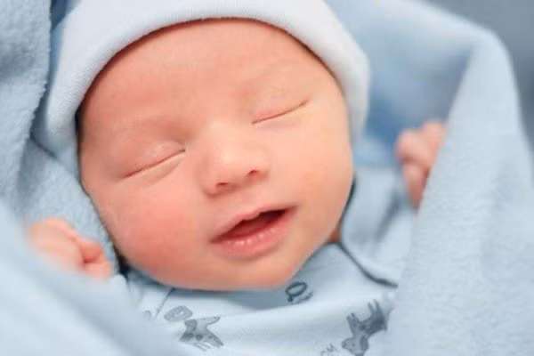 Những người này có đường tài lộc hanh thông, cuộc đời khá bình yêu, thường được quý nhân trợ giúp nên có nhiều cơ hội phát triển sự nghiệp.