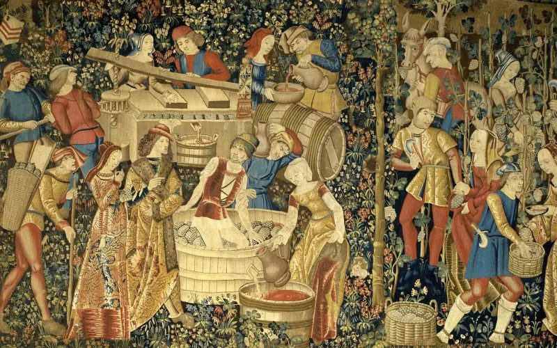 Một trong số đó việc người dân sống vào thời kỳ Trung cổ đối mặt với nhiều dịch bệnh nguy hiểm có tỷ lệ tử vong cao.