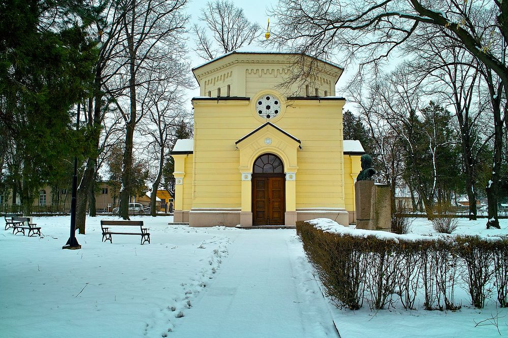 Theo đó, hiện còn hơn 50 hộp sọ tại tòa tháp rùng rợn trên. Chúng gợi nhớ về một giai đoạn lịch sử đau thương của người Serbia thời xưa.