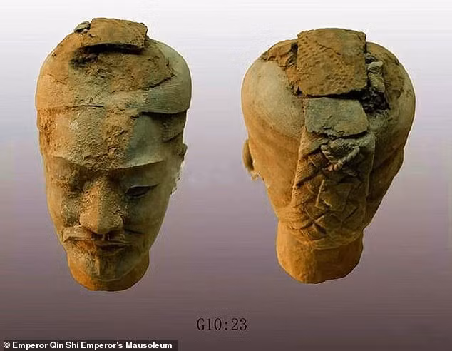 Những chiến binh đất nung trong lăng mộ Tần Thủy Hoàng được xếp thẳng hàng như binh sĩ thực thụ cách đây hàng nghìn năm dưới thời nhà Tần.