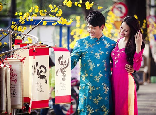 Ba khung giờ xuất hành mang đến nhiều may mắn trong ngày mùng 2 Tết gồm: Đại An: bắt đầu từ 9h - 11h; Tốc Hỷ: bắt đầu từ 11h - 13h; Tiểu Cát: bắt đầu từ 17h - 19h.