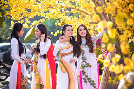 Vậy nên, để cầu tài thần thì bạn nên xuất hành theo hướng Nam hoặc hướng Đông. Trong trường hợp bạn muốn cầu hỷ thần thì hãy xuất hành theo hướng đông.